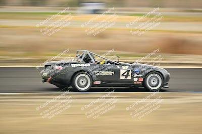 media/Jan-26-2025-CalClub SCCA (Sun) [[cfcea7df88]]/Group 5/Race/